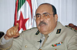 Le Général de corps d'armée Mohamed Lamari